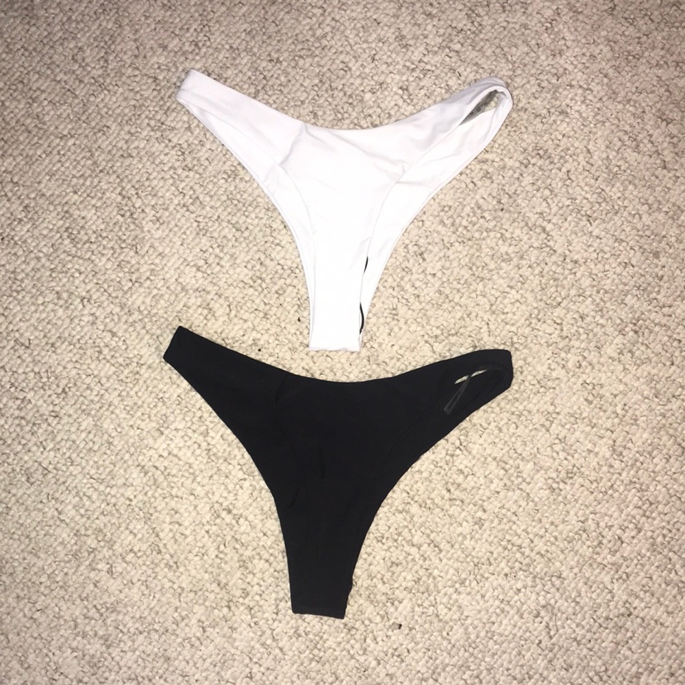 Cheeky bikini bottoms
